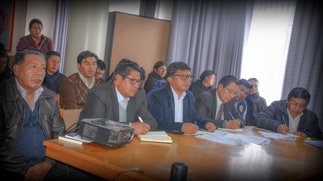 Autoridades y Sociedad civil de la Provincia de Yunguyo se reunieron con el Gobernador Regional y Representantes del PRONIS