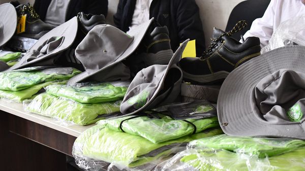 Entrega de EPPS a Personal de Limpieza Publica y Área Verde.