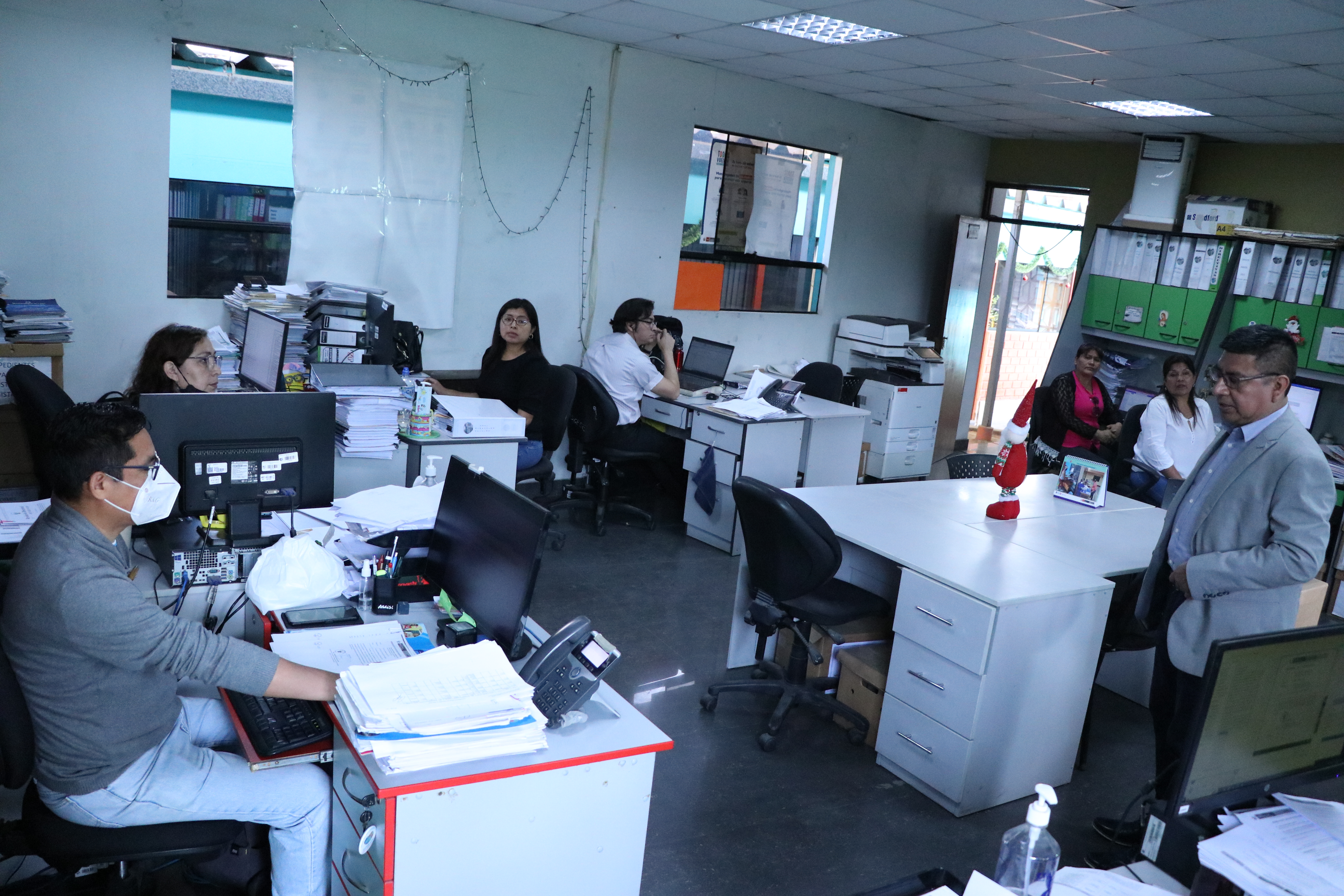 Áreas pedagógicas coordinan acciones con director de ugel uno