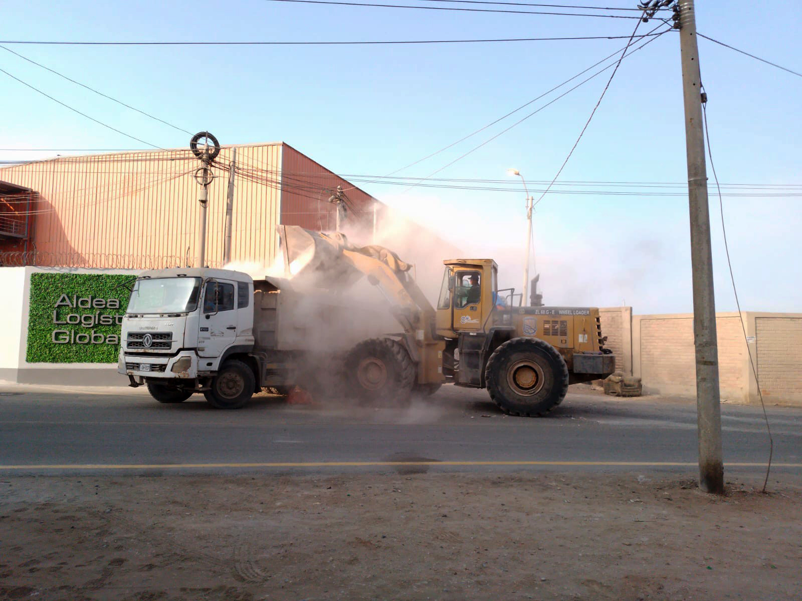 Atención prioritaria de limpieza a iiee focalizadas realiza municipalidad de ves