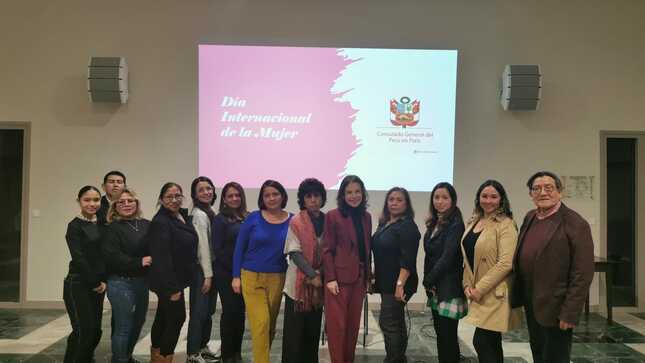 Conferencia Consulado de Perú en París