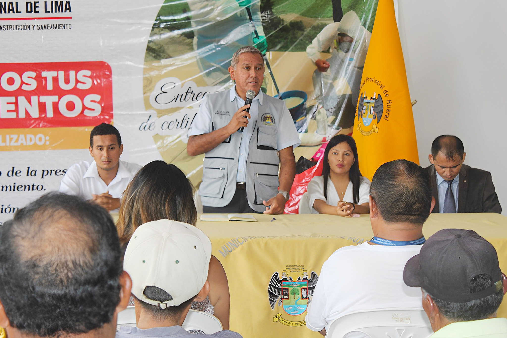 Alcalde participó de la entrega de certificados del "Curso de Especialización en Operación y Mantenimiento de los Servicios de Saneamiento"
