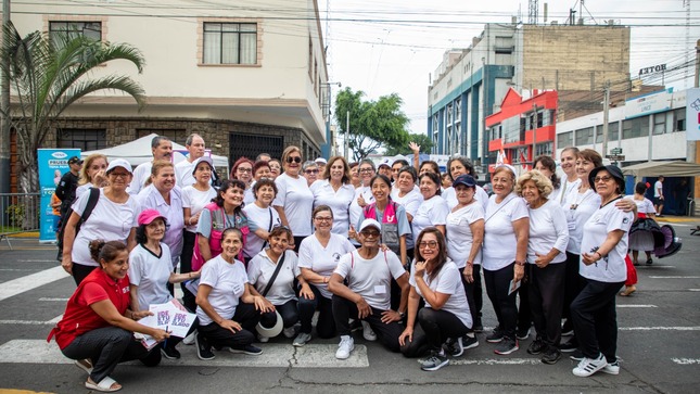 Cerca de 4mil vecinos de Lince se beneficien con campaña de Salud Gratuita en la Plaza Pedro Ruiz Gallo. 