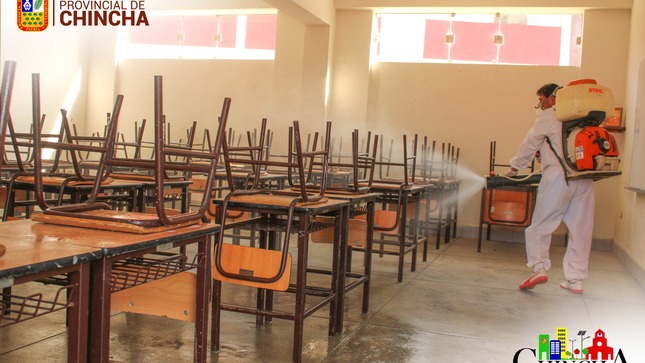 EL alcalde Provincial Ing.Cesar Carranza , preocupado por el buen inicio del Año Escolar 2023. Realizo la fumigación de las instiruciones  Educativas Publicas " Santa Ana, Andres Avelino Caceres, John F. Kennedy Y Aurelio Moises Flores", acción promovida por la Municipalidad Provincial de Chincha a través de la gerencia de servicio al ciudadano y la sub gerencia de saneamiento, salud y gestión ambiental .
