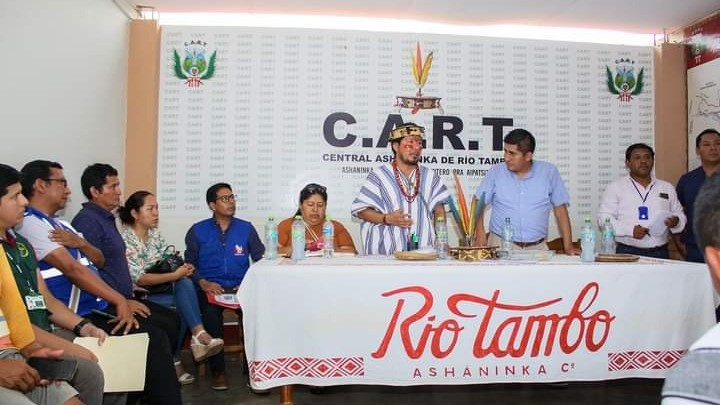 Representante de la Defensoría del Pueblo en reunión