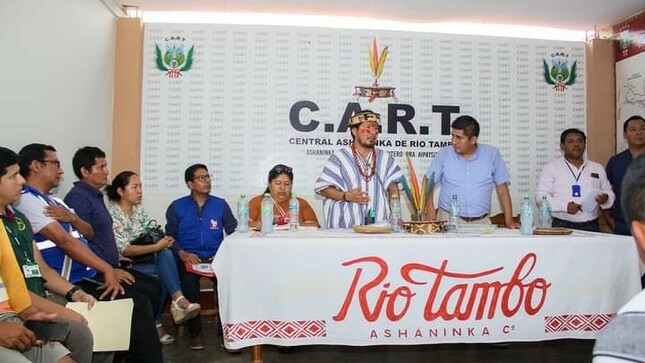 Representante de la Defensoría del Pueblo en reunión