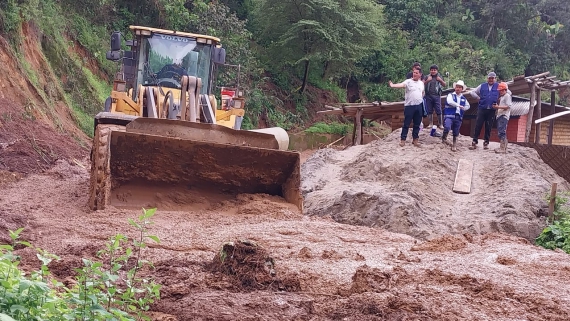 GORE apoya con maquinaria y combustible en zonas aisladas de Morropón y Huancabamba