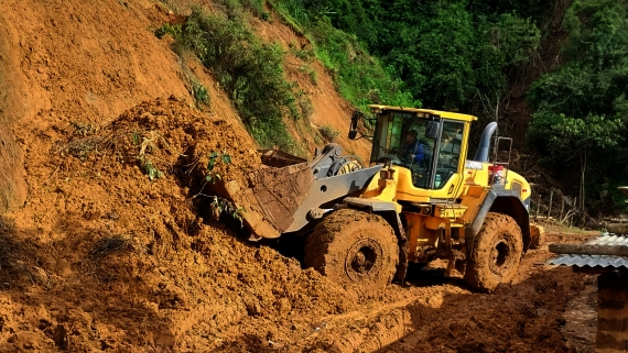 GORE apoya con maquinaria y combustible en zonas aisladas de Morropón y Huancabamba