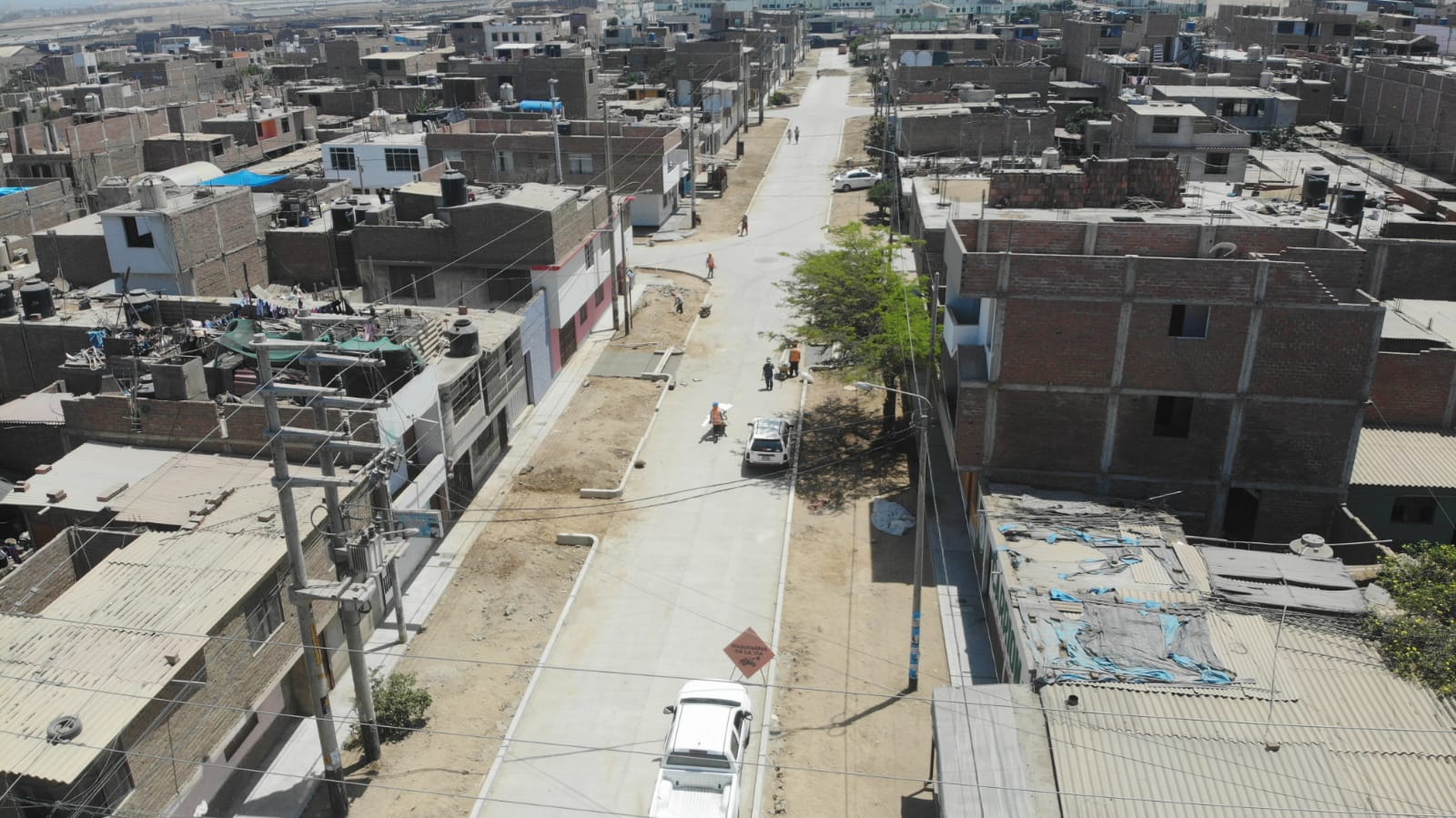 Construcción de pistas y veredas de Miramar al 85% de avance