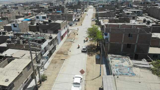 Construcción de pistas y veredas de Miramar al 85% de avance
