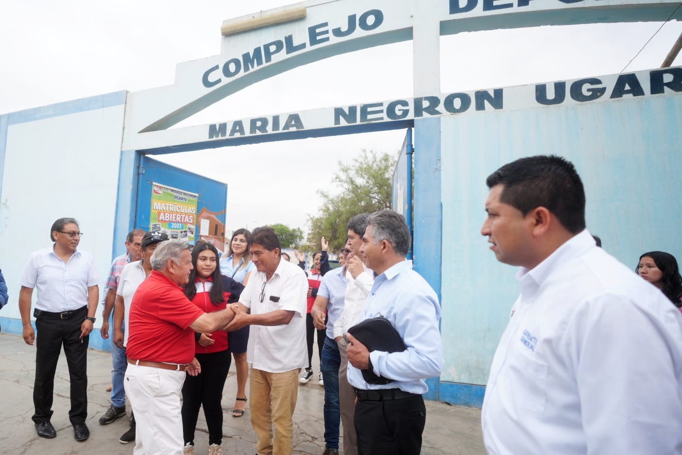 César Acuña: “Mi compromiso es terminar el colegio María Negrón antes del 28 de julio”