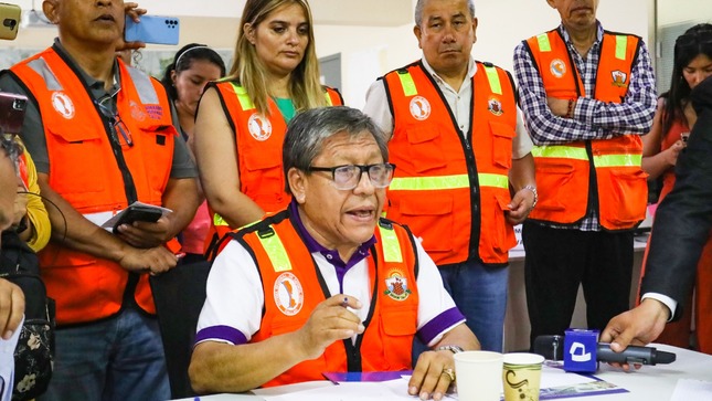 Gobernador Ciro Castillo Rojo y alcaldes del primer puerto se reúnen de urgencia