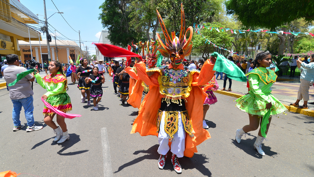 El carnaval de Bernal llenó de alegría nuestra ciudad