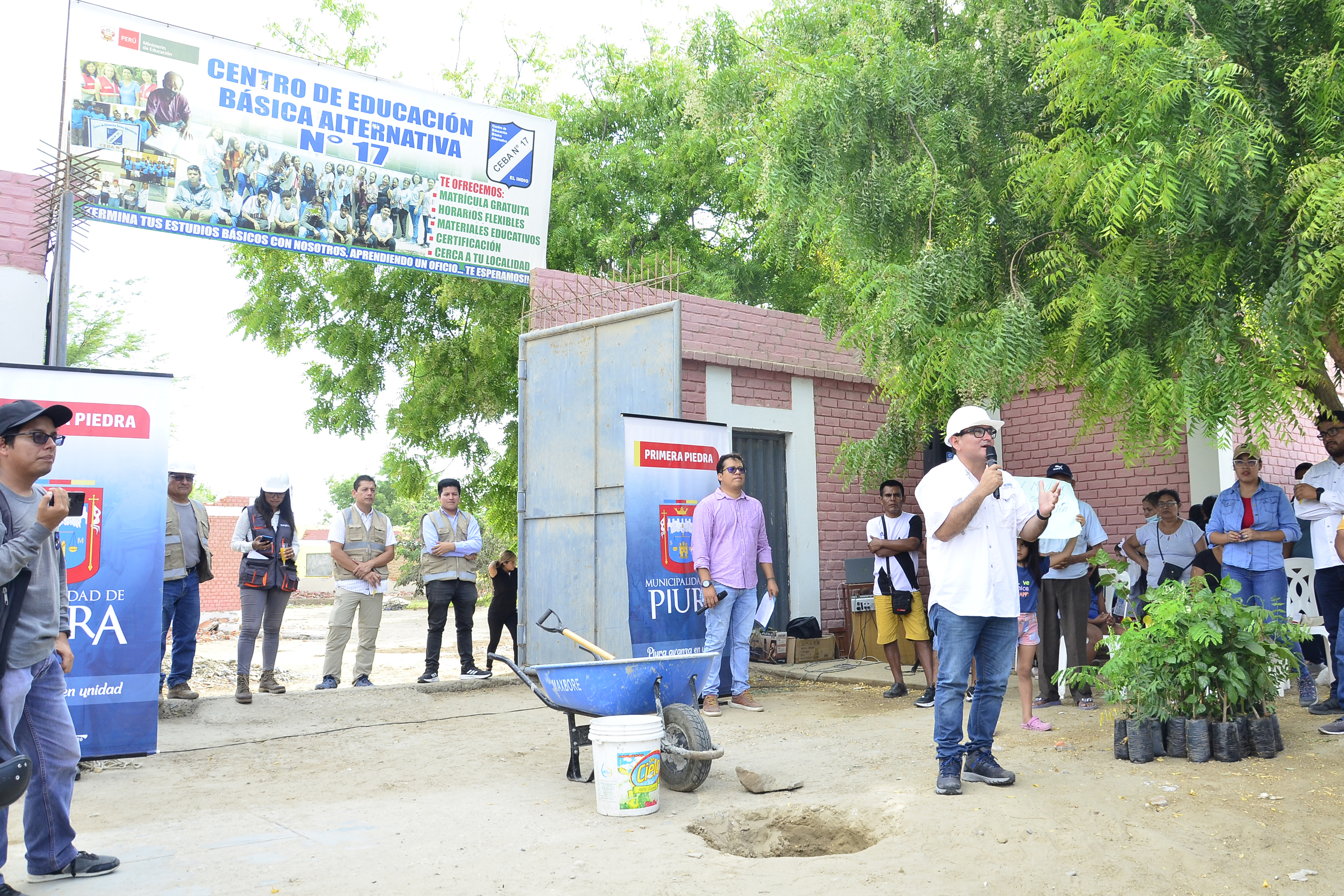 La ceremonia contó con la participación de autoridades y vecinos