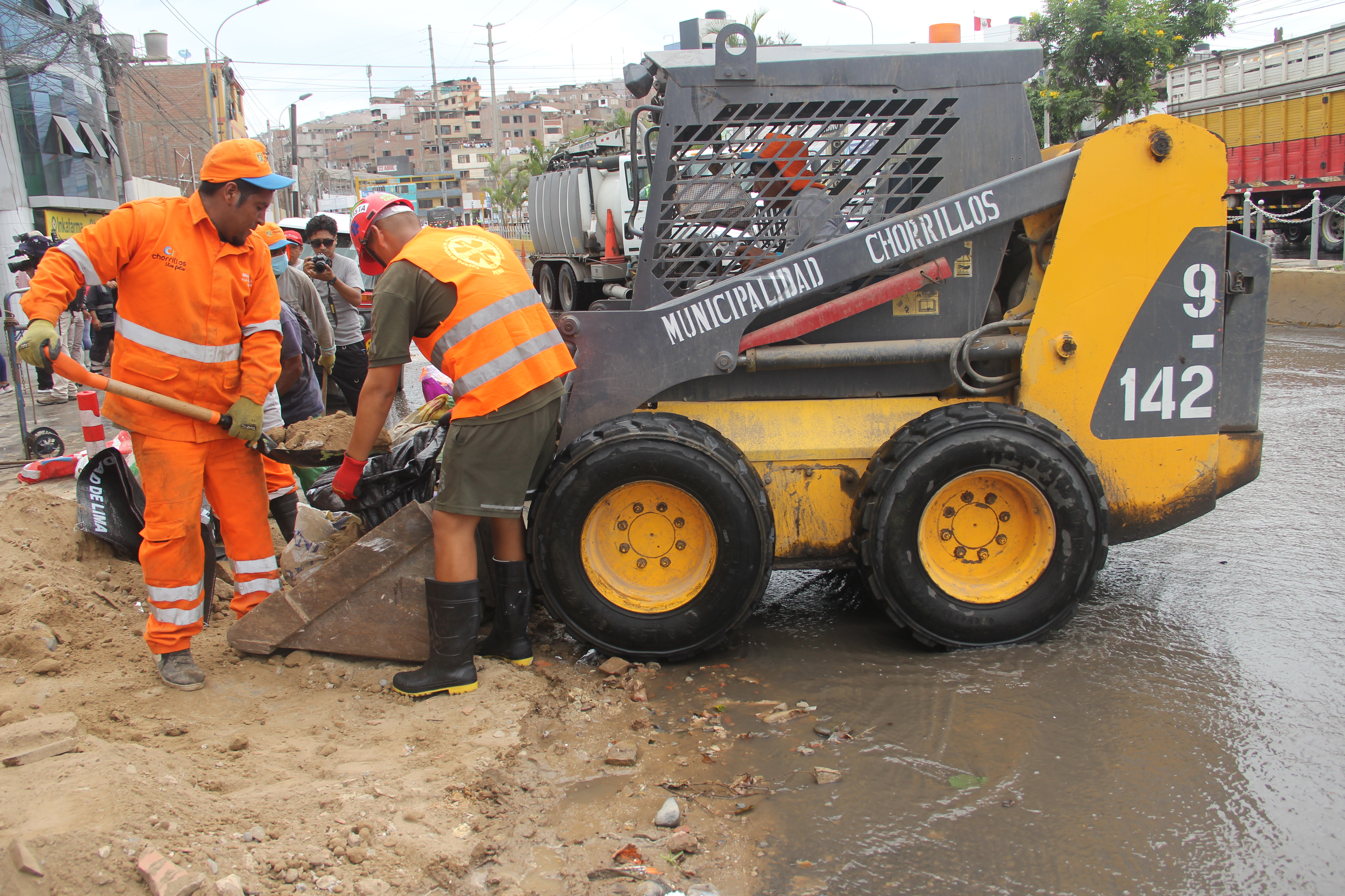 Maquinaria de la Municipalidad llegó para los trabajos.