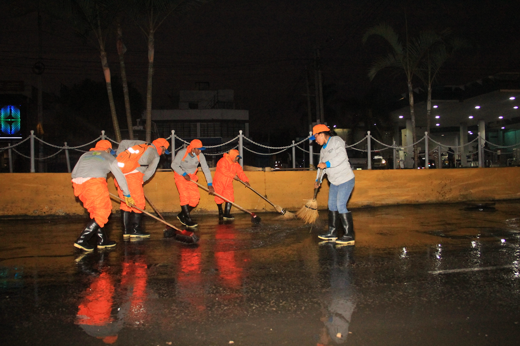 Gerencias de la Municipalidad trabajaron hasta la noche.