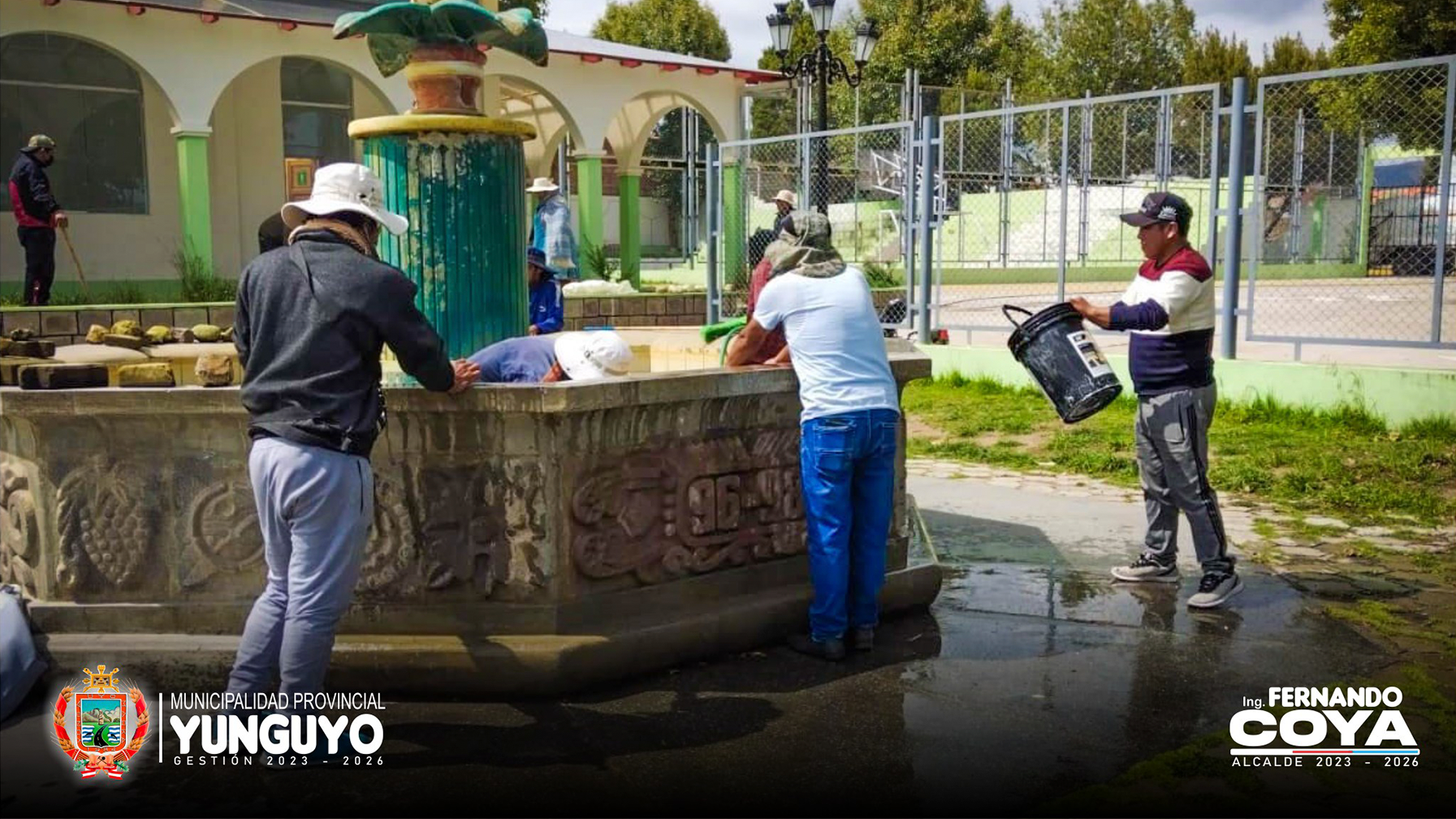 Municipio de Yunguyo realiza trabajos de Limpieza en el complejo deportivo del Barrio Agua Dulce