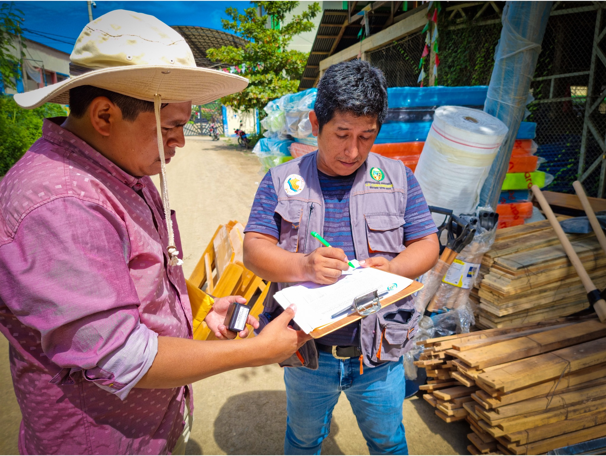 Defensa civil de la MPLC hizo entrega de artículos de ayuda humanitaria a municipalidad de Kumpirushiato