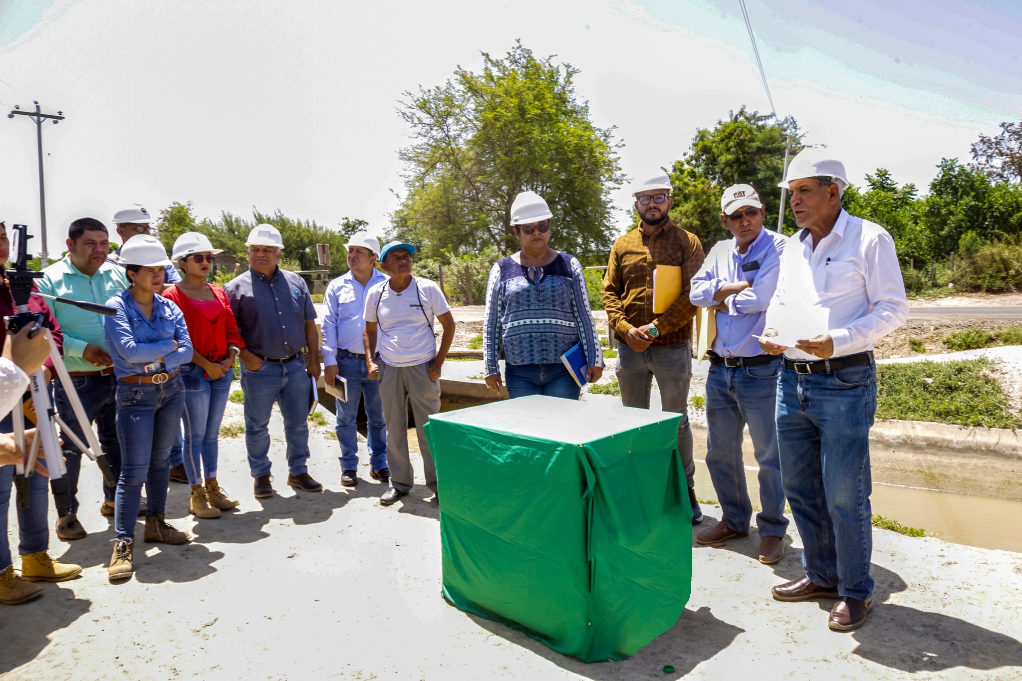 Comuna Firma Acta De Entrega De Terreno Para Obra Que Beneficiará A Agricultores De Sector Cieneguillo