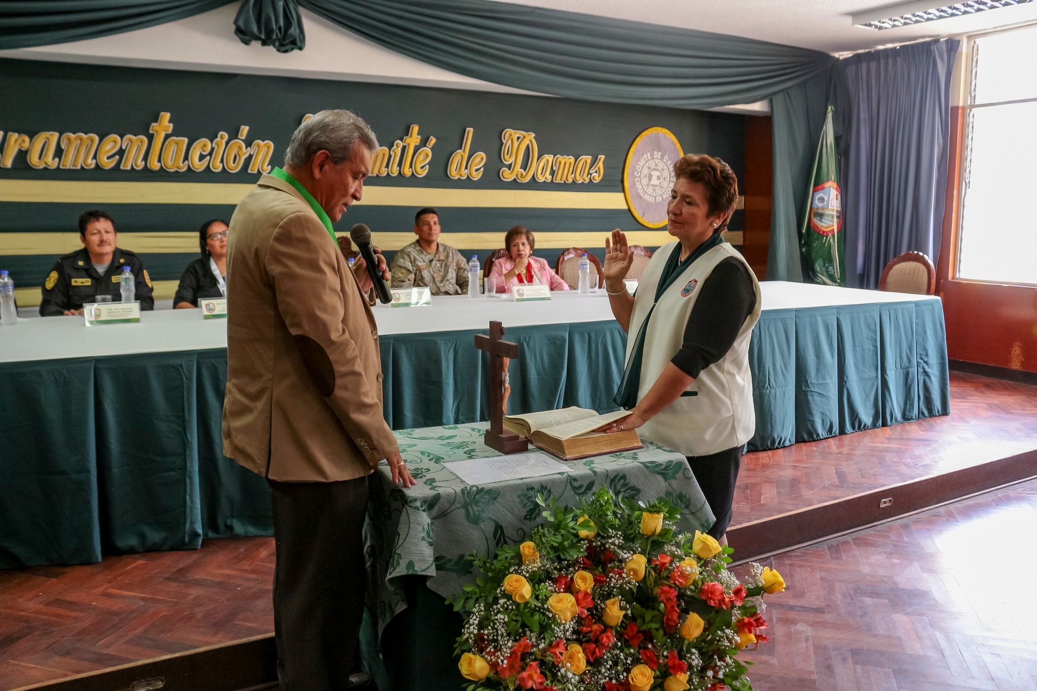 Ceremonia De Juramentación Del Comité De Damas Capullanas En Acción