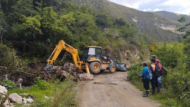 Foto trabajando en el hundimiento de la carretera