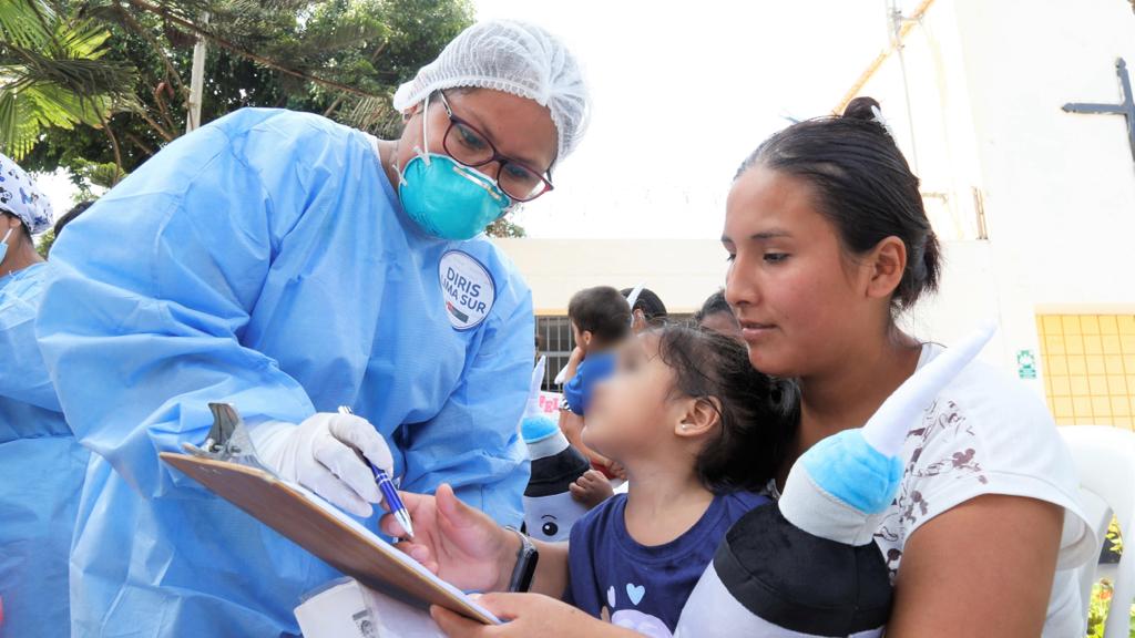 Minsa vacuna contra la covid-19 a más de 400 mujeres del Establecimiento Penitenciario Santa Mónica en Chorrillos
