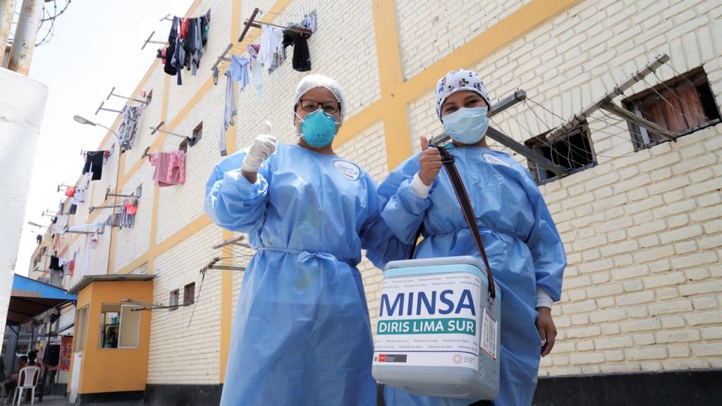 Minsa vacuna contra la covid-19 a más de 400 mujeres del Establecimiento Penitenciario Santa Mónica en Chorrillos