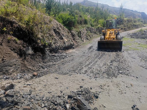 🔵MUNICIPALIDAD DISTRITAL de CHAVÍN DE HUÁNTAR APOYA CON MAQUINARIA PESADA EN EL CASERÍO DE RURIQUILCA🔵