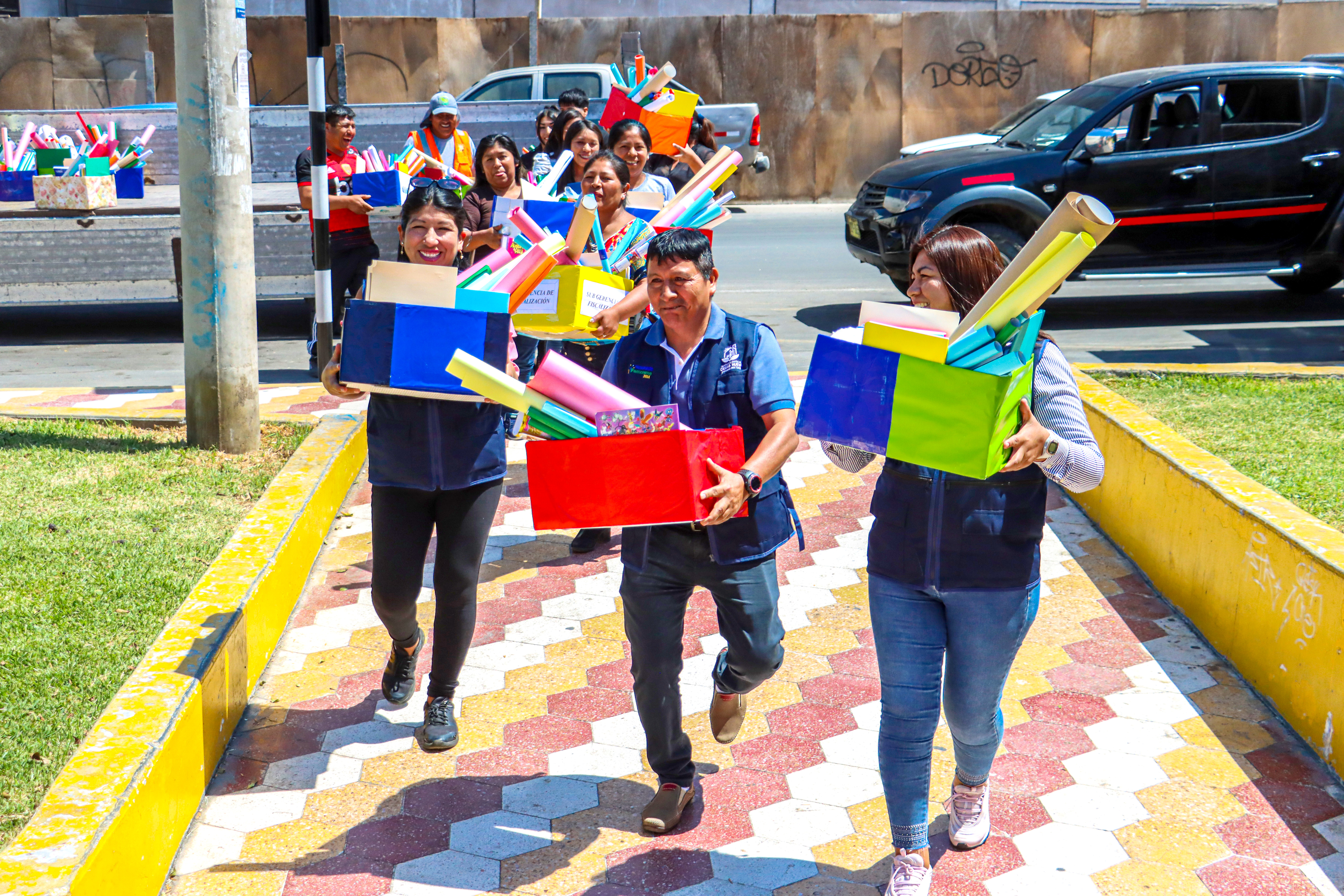 Campaña recolecta 500 kg. de útiles escolares