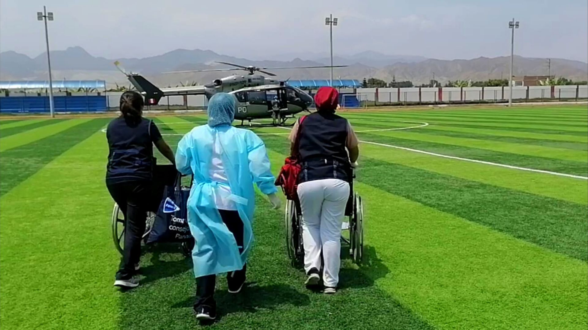 Trasladan vía aérea a gestantes de alto riesgo y menor que sufrió accidente en Huarochirí