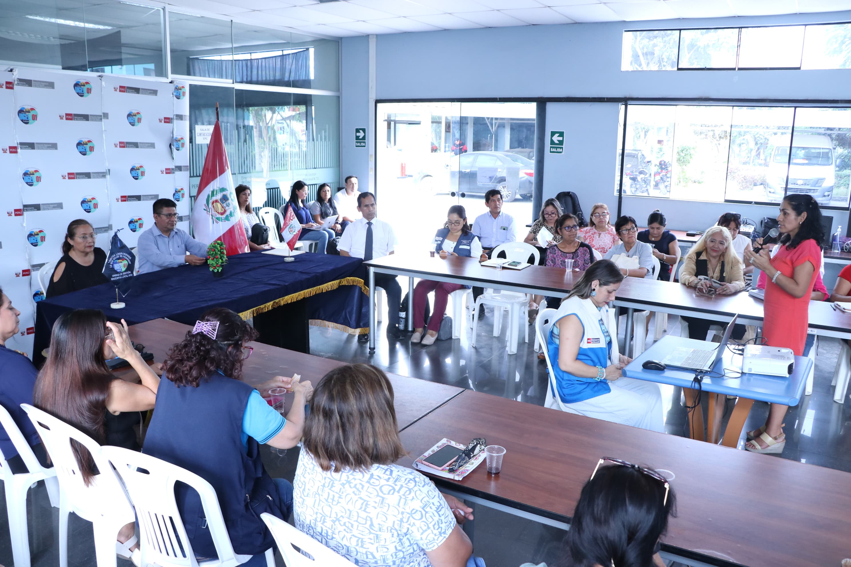 Ugel uno realizó reconocimiento a 23 ii.ee. que participaron en la feria de innovación - buenas prácticas de ebr – ebe 2022