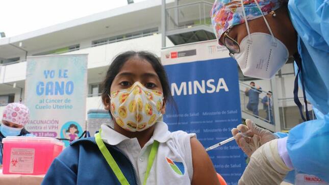 Minsa inicia la distribución de las vacunas contra el VPH para niñas y niños que cursan el quinto grado de primaria 