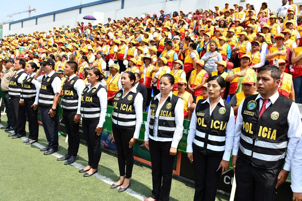 Policías y juntas vecinales formados en ceremonia