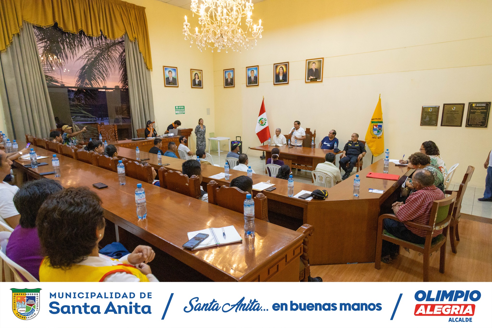 Nuestro alcalde Olimpio Alegría, en su calidad de presidente de la Plataforma de Defensa Civil, lideró una reunión de emergencia con los vecinos de las distintas zonas del distrito, así como con instituciones públicas y privadas. Durante la reunión, se informó acerca de las medidas tomadas desde el primer día en que se decretó la emergencia en nuestra comuna.
#olimpioalegria
#santaanitaenbuenasmanos
#plataformadedefensacivil