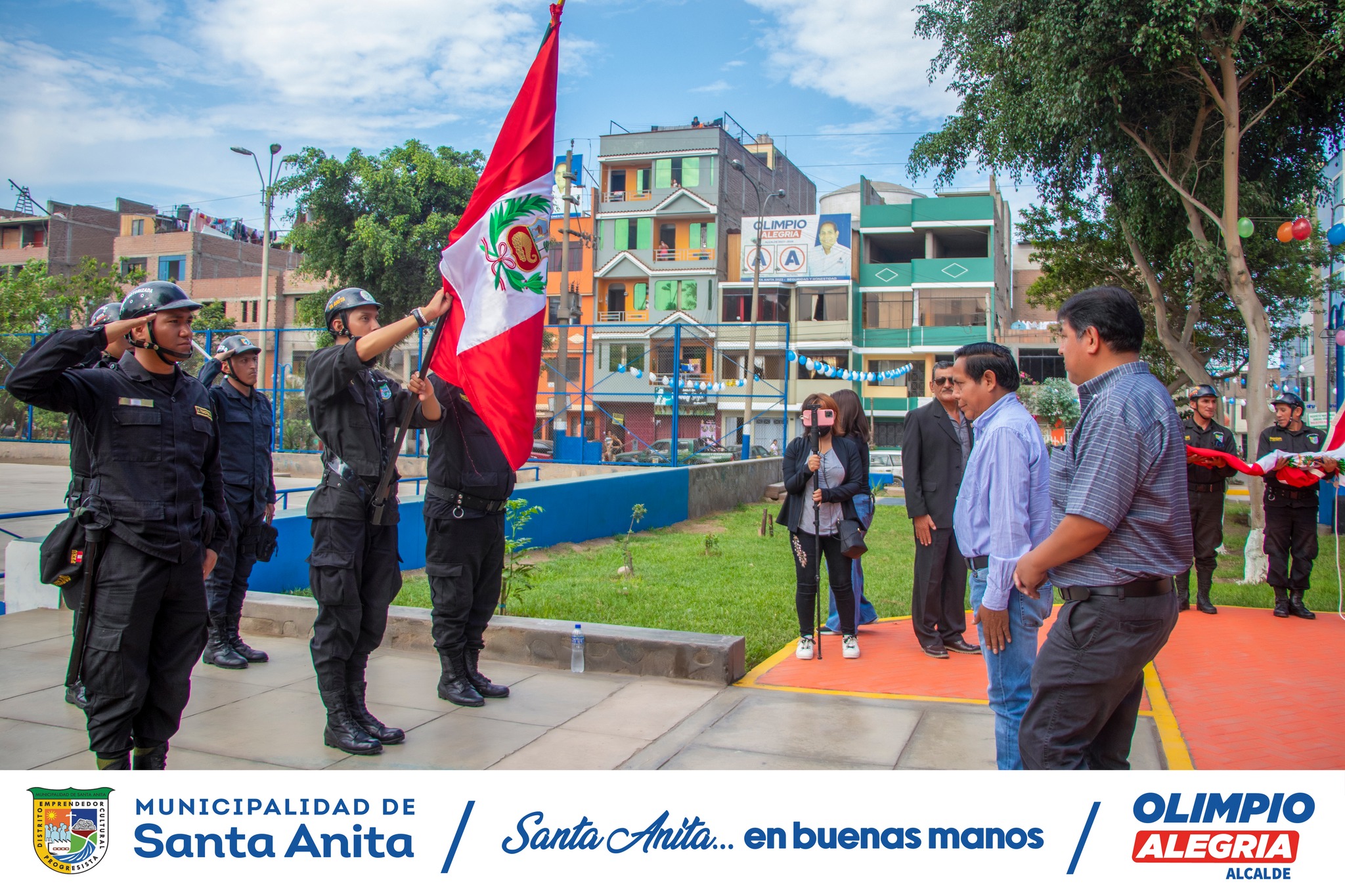 Se llevó a cabo el izamiento del Pabellón Nacional, cuyos actos protocolares estuvieron a cargo del alcalde Olimpio Alegría y funcionarios. También participaron miembros de serenazgo y vecinos de la zona.
Estas actividades fortalecen nuestro espíritu cívico e identidad con el distrito y país.
#santaanitaenbuenasmanos
#olimpioalegría