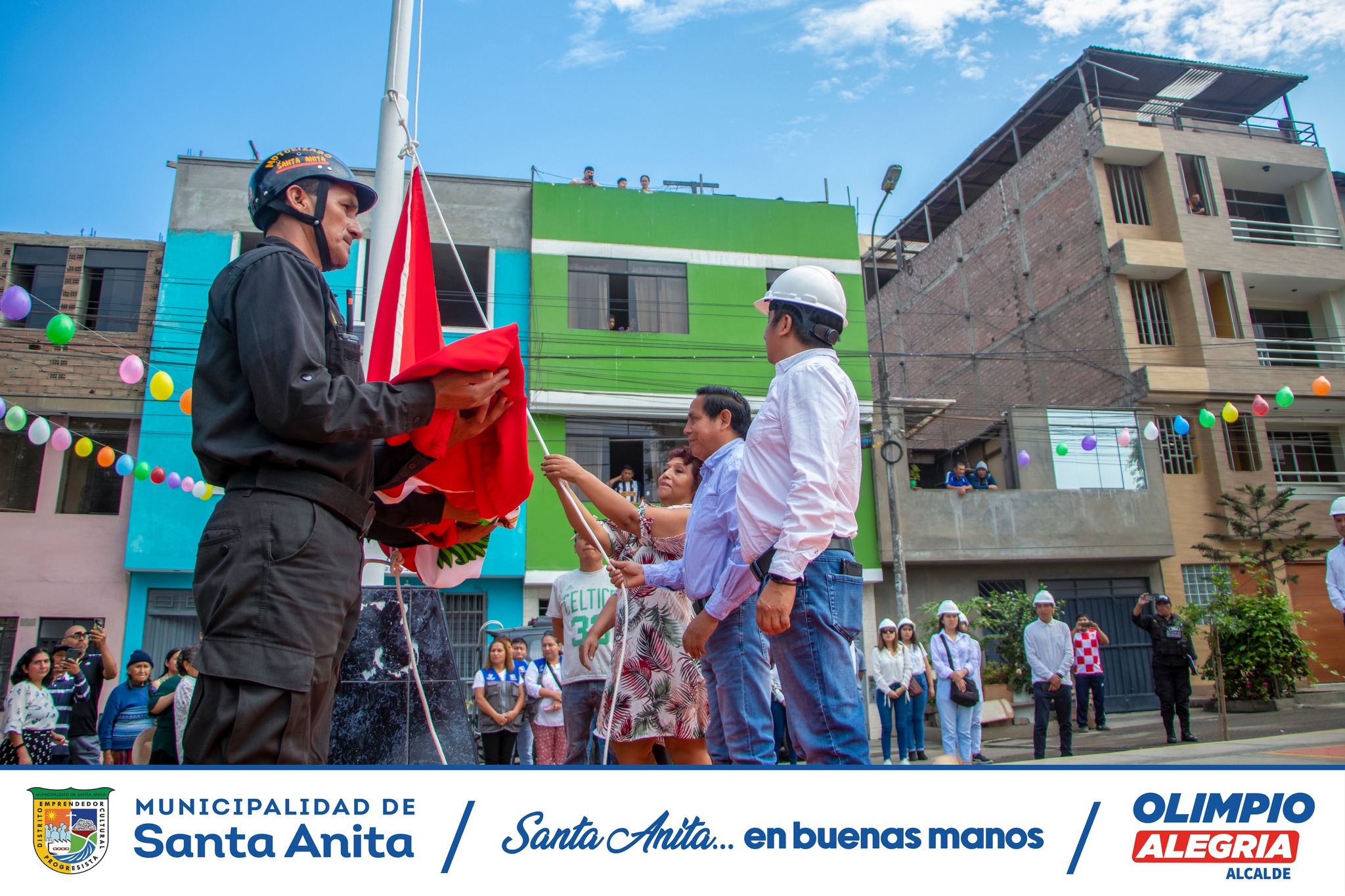 Se llevó a cabo el izamiento del Pabellón Nacional, cuyos actos protocolares estuvieron a cargo del alcalde Olimpio Alegría y funcionarios. También participaron miembros de serenazgo y vecinos de la zona.
Estas actividades fortalecen nuestro espíritu cívico e identidad con el distrito y país.
#santaanitaenbuenasmanos
#olimpioalegría