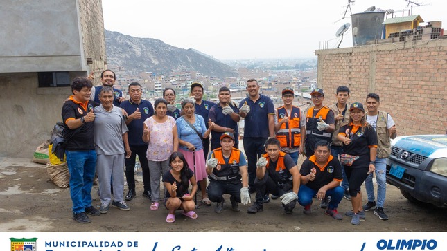Nuestro Alcalde Olimpio Alegría en coordinación con la Sub Gerencia de Gestión de Riesgo de Desastres e Inspecciones de Santa Anita, presentes en las zonas altas, llevando  ayuda como calaminas, bobinas y triplay tras las intensas lluvias que afectaron nuestro distrito. 
#Olimpioalegria
#santaanitaenbuenasmanos