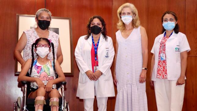 Dieciocho niños pacientes del INR recibieron sillas de ruedas neurológicas donadas por la ONG “Ayudar es vivir”