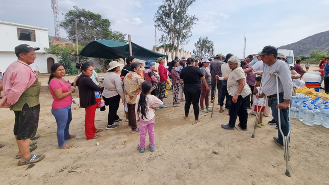 Comitiva municipal acudió a cuyo con una camionada de víveres para los damnificados