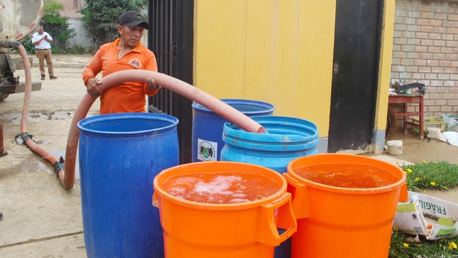 Cisterna municipal abasteció de agua a damnificados del C.P. Cuyo