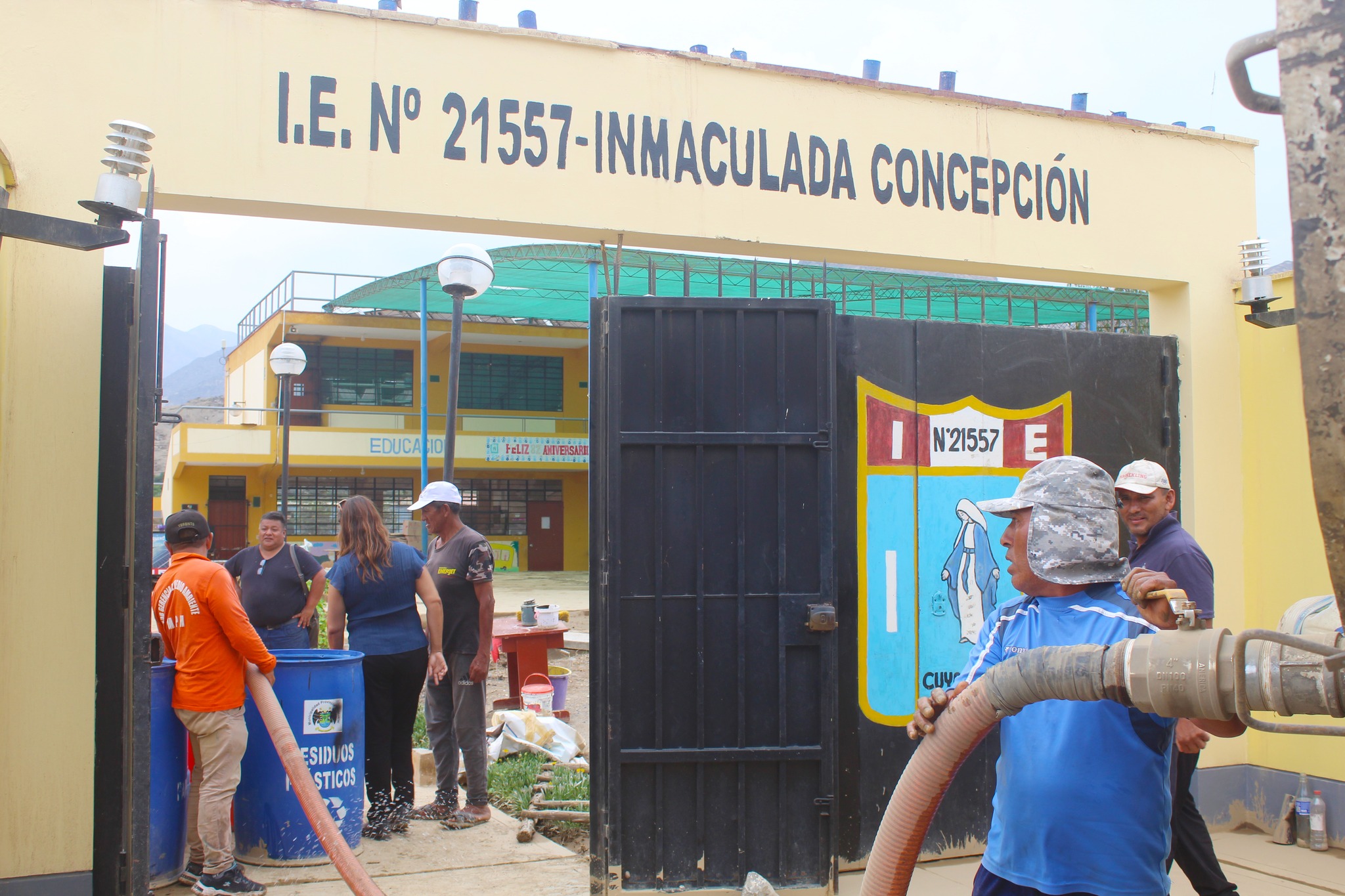 Cisterna municipal abasteció de agua a damnificados del C.P. Cuyo