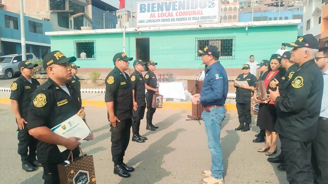 Alcalde Fernando Velasco participó de importante reconocimiento a integrantes de la Policía
