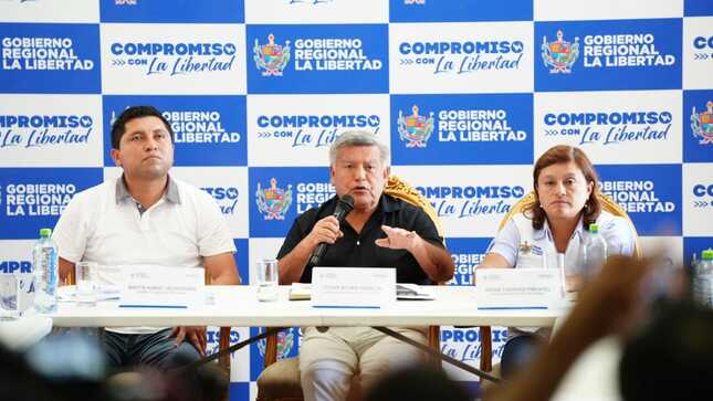 GORE despliega 82 maquinarias y entrega 200 mil litros de agua durante emergencia por lluvias
