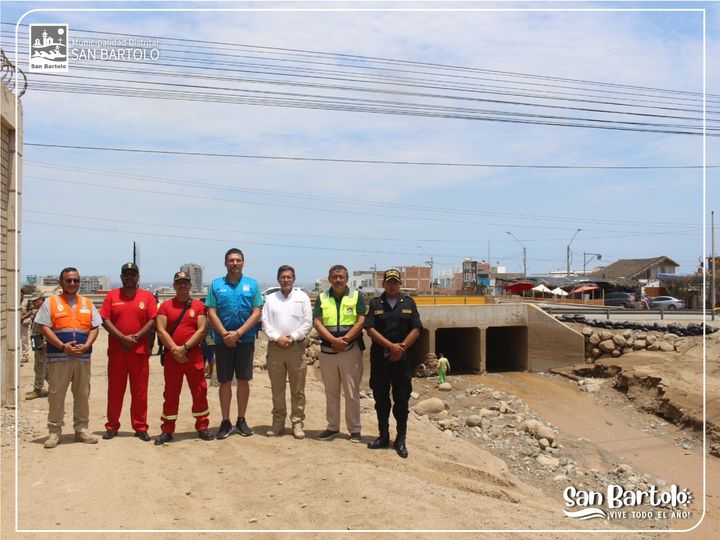 Hoy recibimos la visita del Ministro de Defensa Jorge Ch谩vez Cresta, quien sostuvo importante di谩logo con nuestro Alcalde August Carbajal para unir esfuerzos y coordinar acciones inmediatas en apoyo a nuestra Comunidad.