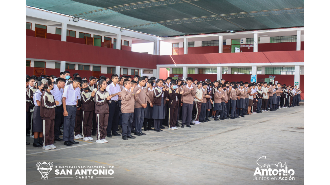 El Señor Alcalde presente en apertura de año escolar de la IEP "San Antonio de Padua"