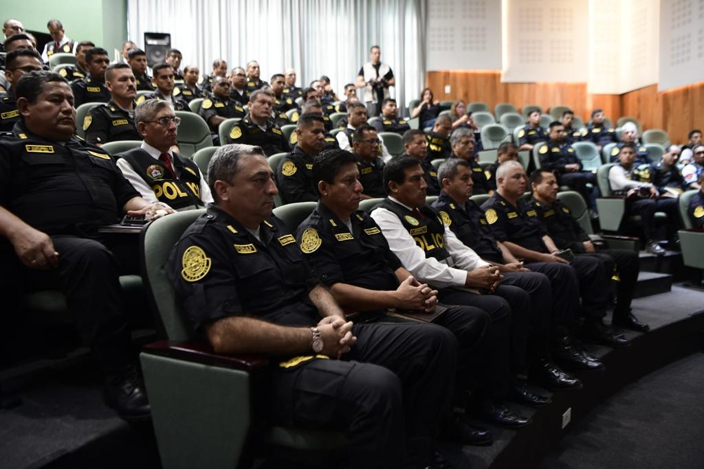 Ministro del Interior se reunió con el Comando Policial de La Libertad.