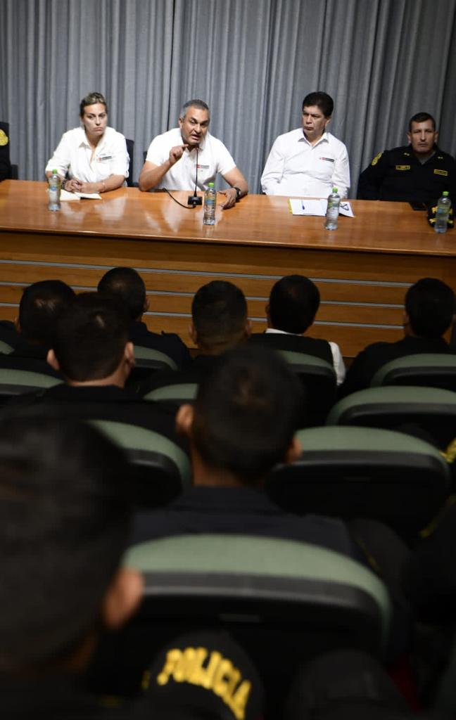 Ministro del Interior se reunió con el Comando Policial de La Libertad.