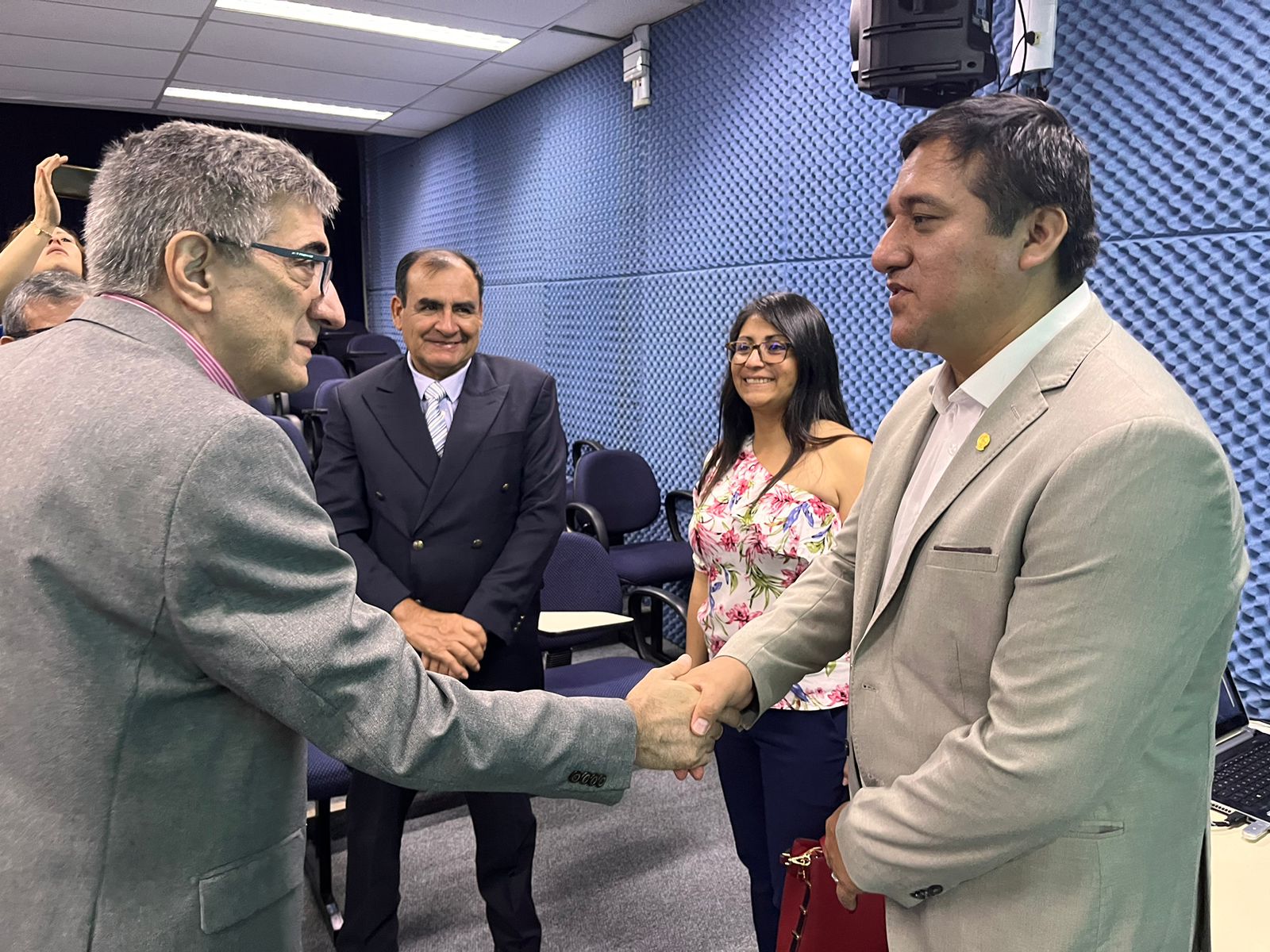Percy Zuta Castillo sostuvo una reunión de trabajo con el doctor Mario Carneiro, el Rector de la Universidad del Estado de Río de Janeiro