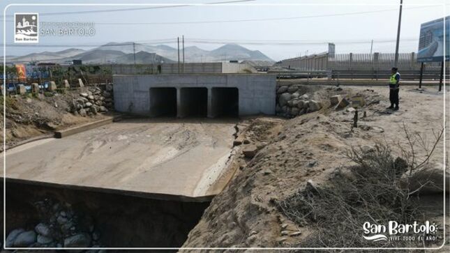 El cauce de la quebrada Cruz de Hueso se encuentra a un nivel Bajo.