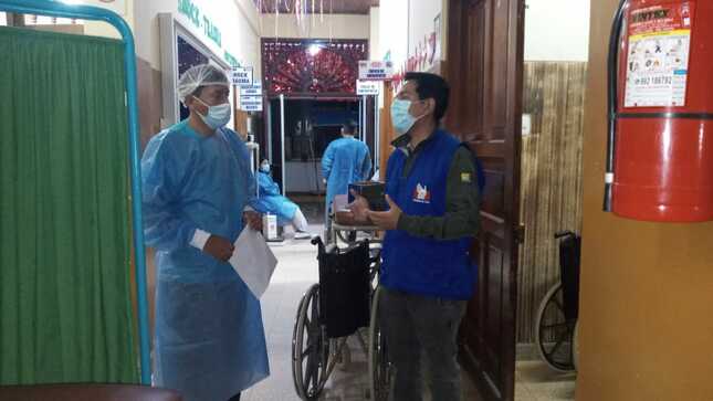 Comisionado supervisa hospital